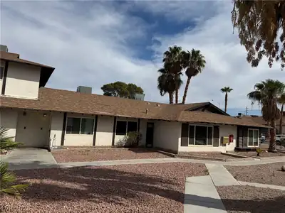 2876 Klinger Circle, Las Vegas, NV 89121 Front of Structure