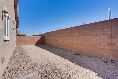 7039 Atwood Peaks Avenue, Las Vegas, NV 89113 Yard