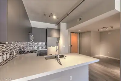 353 East Bonneville Avenue 754, Las Vegas, NV 89101 Kitchen