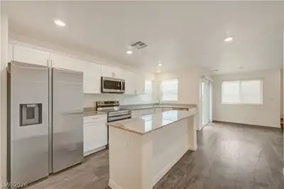 2902 Hemi Orange Avenue, North Las Vegas, NV 89086 Kitchen