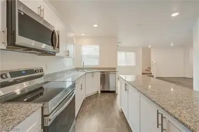 2902 Hemi Orange Avenue, North Las Vegas, NV 89086 Kitchen
