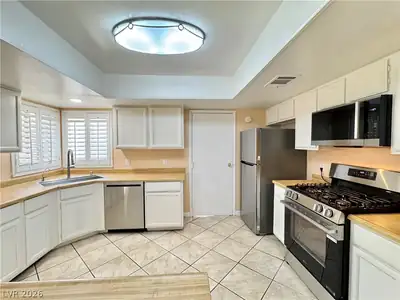 1913 Cameron Street, Las Vegas, NV 89102 Kitchen