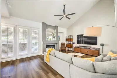 1863 Bogey Way, Henderson, NV 89074 Living Room