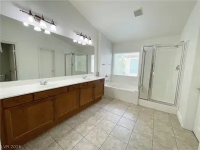 9748 Waukegan Avenue, Las Vegas, NV 89148 Primary Bathroom