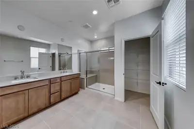 560 Preston Oak Place, Las Vegas, NV 89138 Primary Bathroom
