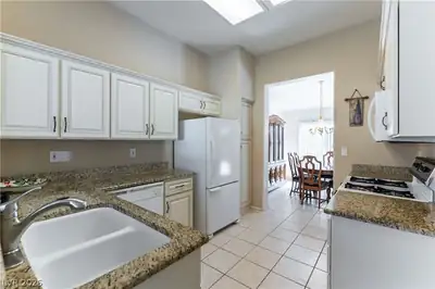 10005 Arbuckle Drive, Las Vegas, NV 89134 Kitchen