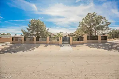 601 Sandy Drive, Henderson, NV 89002 Front of Structure