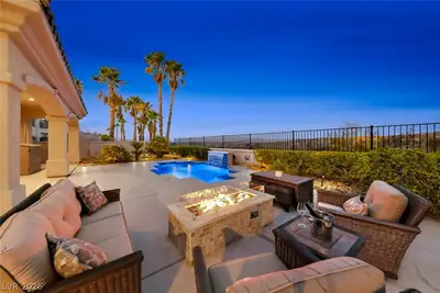 25 Avenida Fiori, Henderson