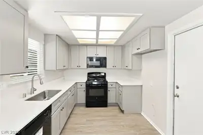 378 Tierra Street, Henderson, NV 89014 Kitchen