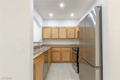 10001 Peace Way 2241, Las Vegas, NV 89147 Kitchen