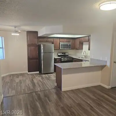 713 Rock Springs Drive 101, Las Vegas, NV 89128 Kitchen