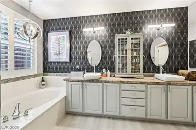 2188 Bannerwood Street, Henderson, NV 89044 Primary Bathroom