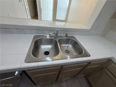 8452 BOSECK Drive 256, Las Vegas, NV 89145 Kitchen