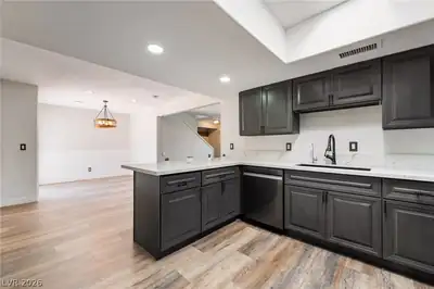 3750 Pilgrim Street, Las Vegas, NV 89121 Kitchen