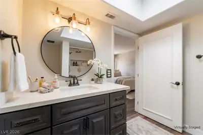 3750 Pilgrim Street, Las Vegas, NV 89121 Bathroom