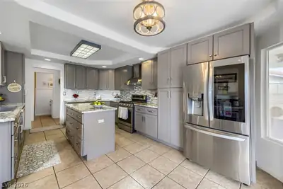 9133 Sapphire Ridge Avenue, Las Vegas, NV 89129 Kitchen
