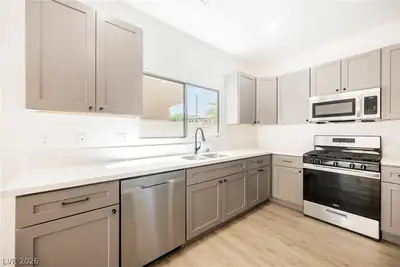 2796 Canonero Street, Las Vegas, NV 89142 Kitchen