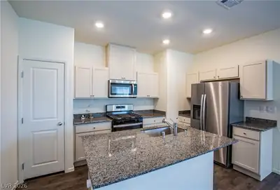 1182 Melody Lark Street, Henderson, NV 89011 Kitchen