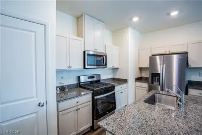 1182 Melody Lark Street, Henderson, NV 89011 Kitchen