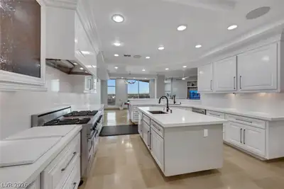 9103 Alta Drive 404, Las Vegas, NV 89145 Kitchen
