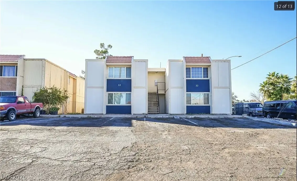 32 Gold Bar Court, Las Vegas, NV 89110