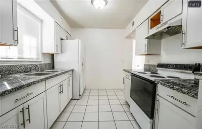 32 Gold Bar Court, Las Vegas, NV 89110 Kitchen