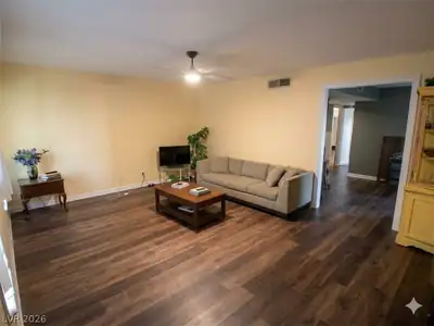 3684 Mount Vernon Avenue, Las Vegas, NV 89121 Living Room