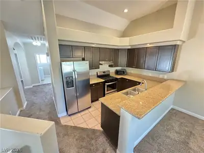 7628 Valley Green Drive 202, Las Vegas, NV 89149 Kitchen