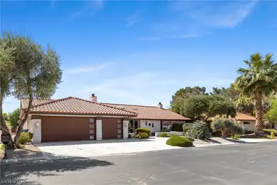 812 Trotter Circle, Las Vegas, NV 89107 Front of Structure