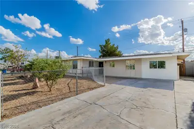1115 Arrowhead Avenue, Las Vegas, NV 89106 Front of Structure