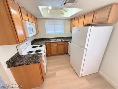 7200 Pirates Cove 2033, Las Vegas, NV 89145 Kitchen
