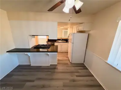 961 Toni Avenue, Las Vegas, NV 89119 Kitchen