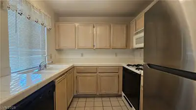 3125 North Buffalo Drive 2105, Las Vegas, NV 89128 Kitchen