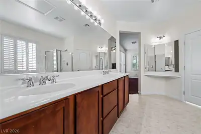 8117 Orchard Glen Avenue, Las Vegas, NV 89131 Primary Bathroom