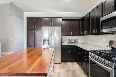 2421 Sunrise Springs Court, North Las Vegas, NV 89031 Kitchen