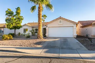 1070 Kennebunk Circle, Henderson, NV 89015 Front of Structure