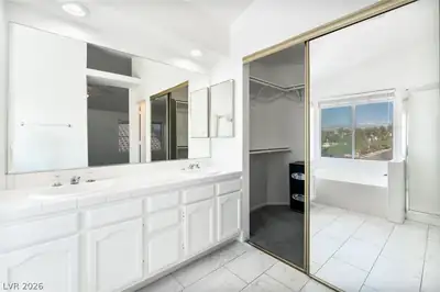 7540 Holloran Court, Las Vegas, NV 89128 Primary Bathroom