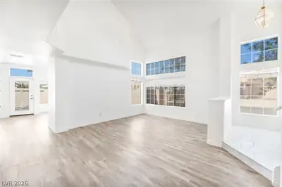 7540 Holloran Court, Las Vegas, NV 89128 Living Room