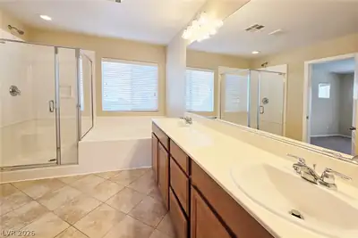 8320 Mokena Avenue, Las Vegas, NV 89178 Primary Bathroom