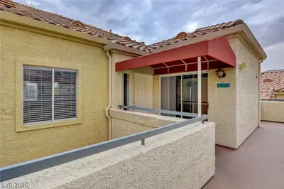 230 East Flamingo Road 404, Las Vegas, NV 89169 Entry