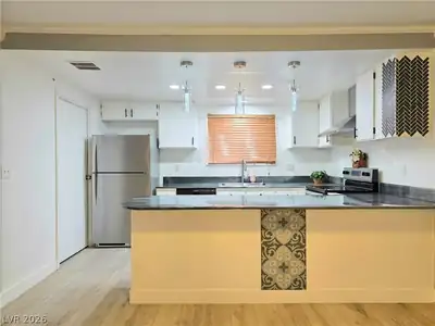 3275 Arville Street C, Las Vegas, NV 89102 Kitchen