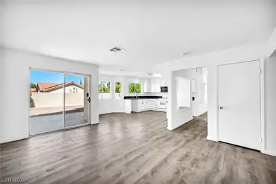 550 Kelsford Drive, Las Vegas, NV 89123 Living Room