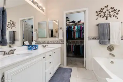 10713 Glen Ellyn Court, Las Vegas, NV 89144 Primary Bathroom