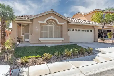 10713 Glen Ellyn Court, Las Vegas, NV 89144 Front of Structure