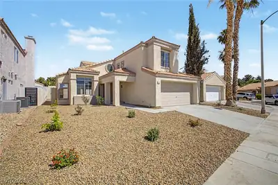 9812 Eagle Rock Court, Las Vegas, NV 89117 