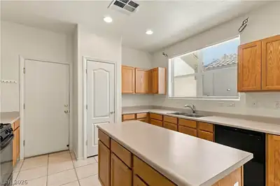 8861 Salvestrin Point Avenue, Las Vegas, NV 89148 Kitchen