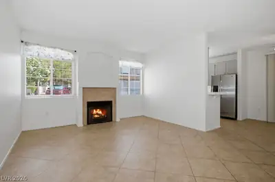 75 North Valle Verde Drive 311, Henderson, NV 89074 Living Room