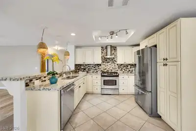 3320 Atterberry Lane, Las Vegas, NV 89117 Kitchen