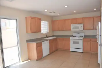 8217 AMPHORA Street, Las Vegas, NV 89139 Kitchen