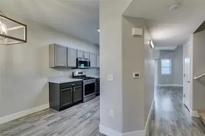 2001 Jade Creek Street 105, Las Vegas, NV 89117 Kitchen